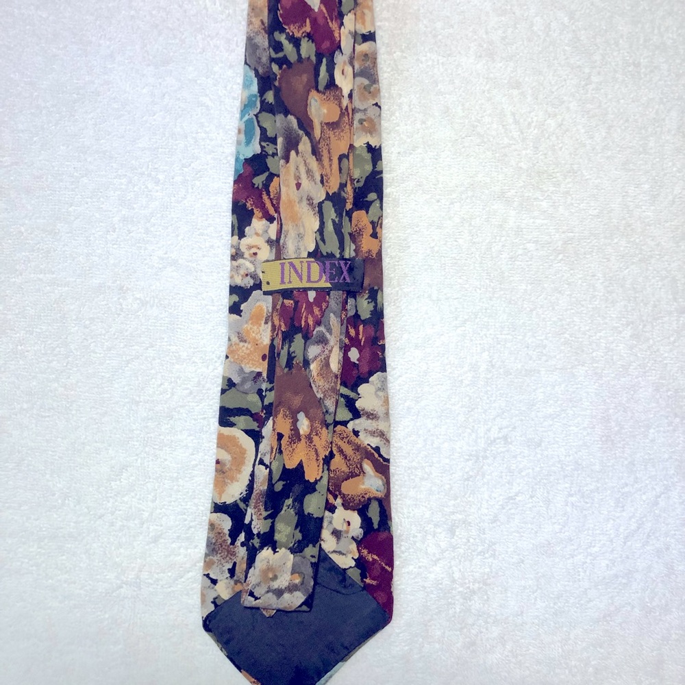 NeckTie
